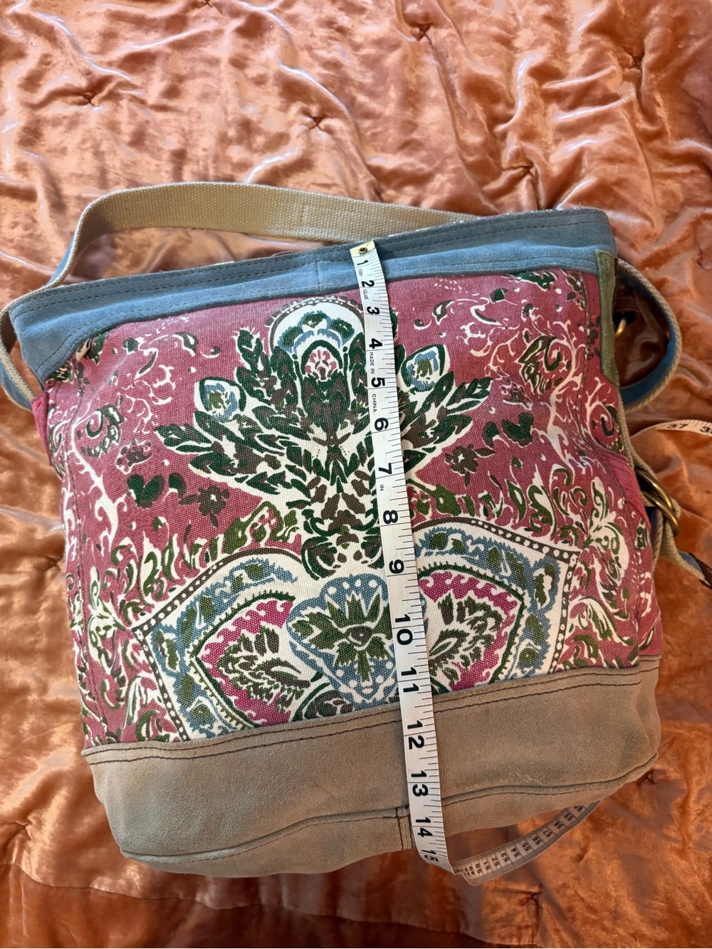 Lucky Brand Pink and Green XL Canvas Leather Shoulder Bag with Tan Suede Trim - Picture 5 of 16